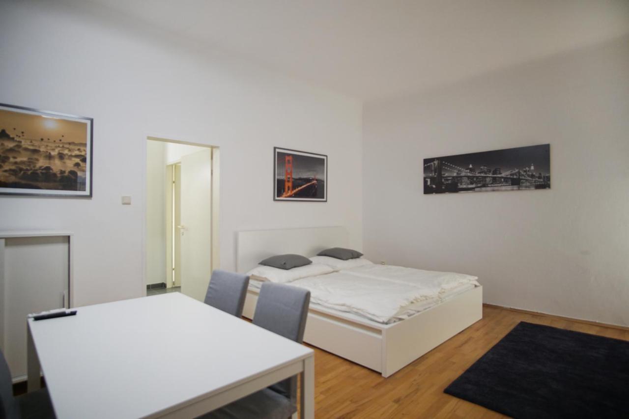 Modern Apartment In Central Wien Eksteriør billede