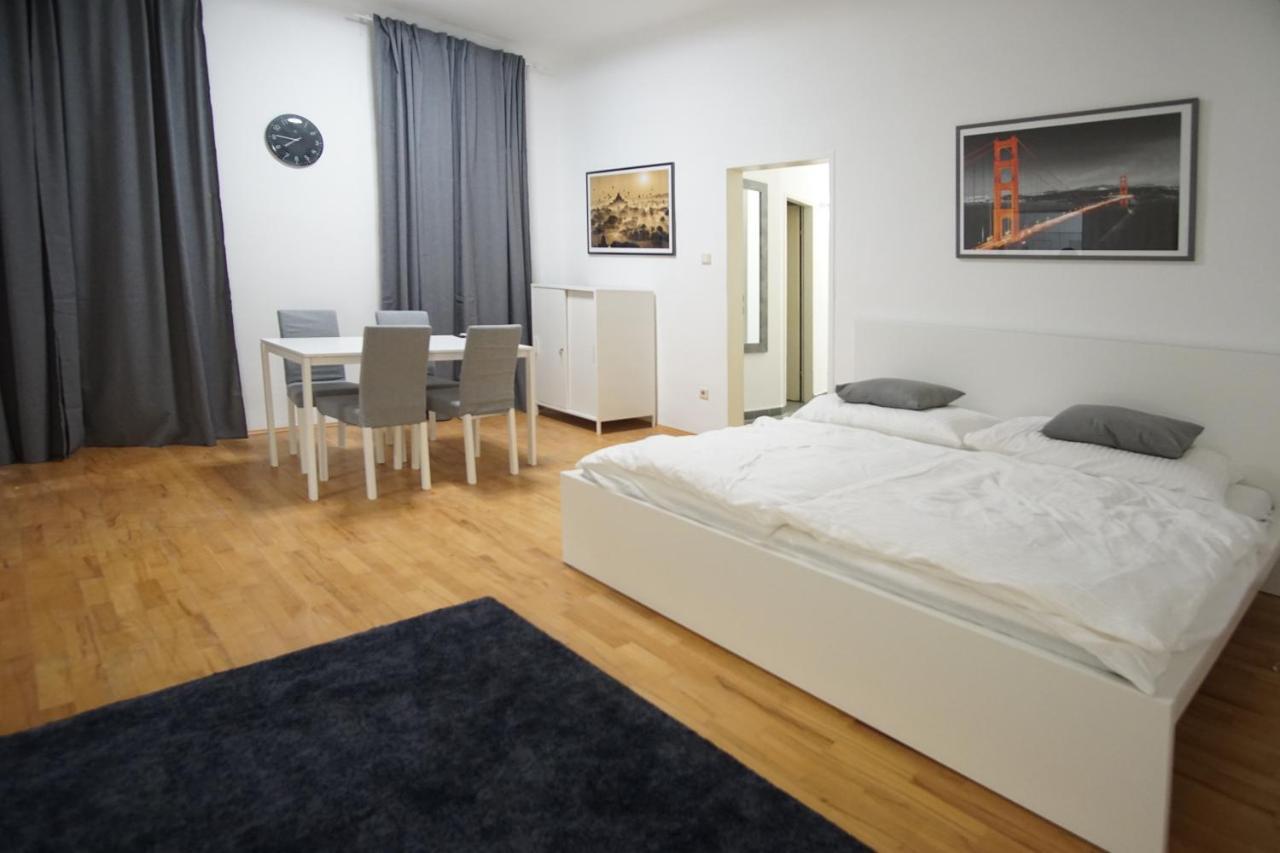 Modern Apartment In Central Wien Eksteriør billede